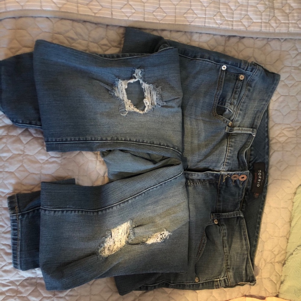 Torrid Bombshell skinny jeans medium wash